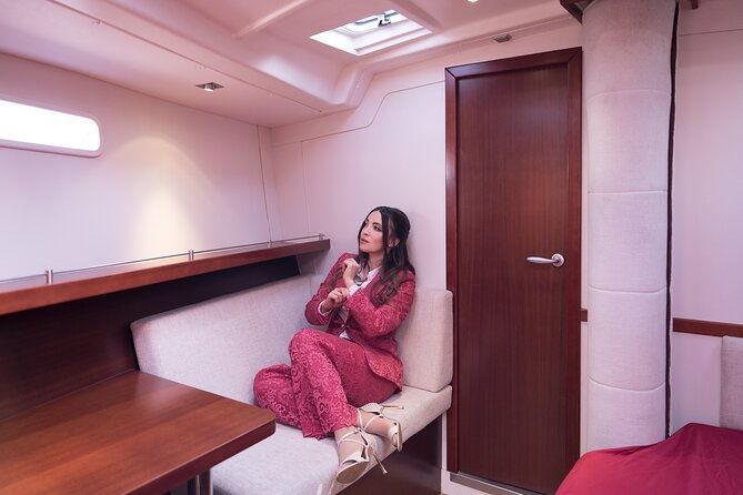 venice-tour-with-aperitif-and-music-on-a-sailing-boat