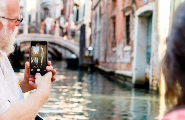 venice-traditional-shared-gondola-ride