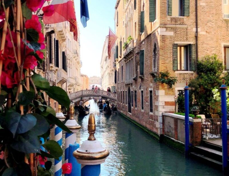 venice-walking-tour-and-gondola-ride-combo