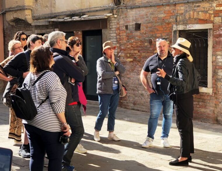 venice-walking-tour-and-gondola-ride-combo