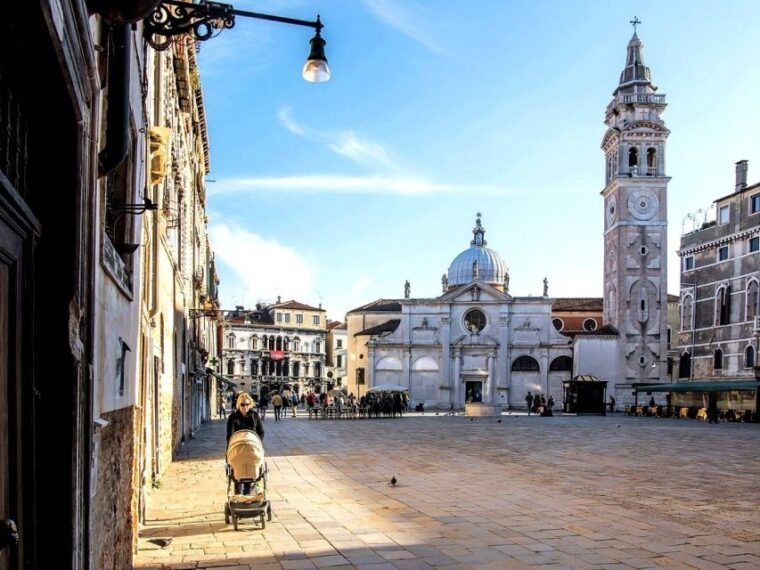 venice-walking-tour-and-gondola-ride-combo