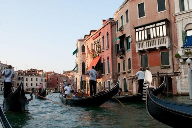 venice-walking-tour-and-gondola-ride