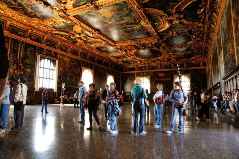 venice-walking-tour-doge-palace-st-marks-basilica