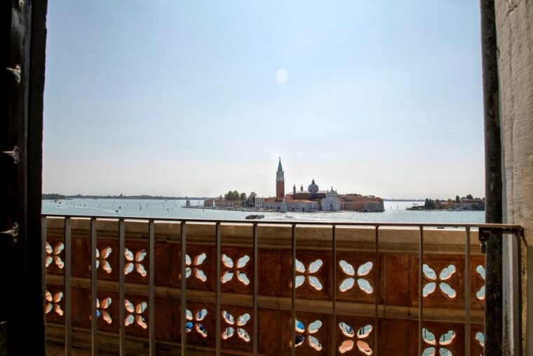 venice-walking-tour-doge-palace-st-marks-basilica