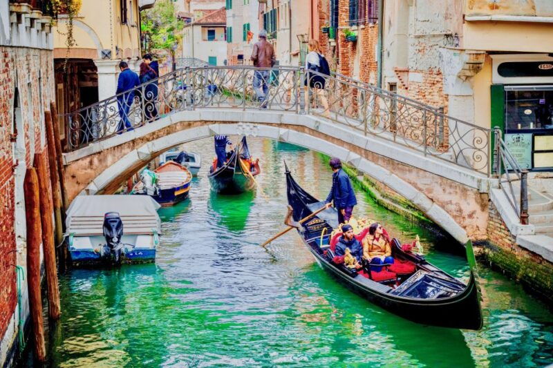 venice-walking-tour-gondola-ride-2