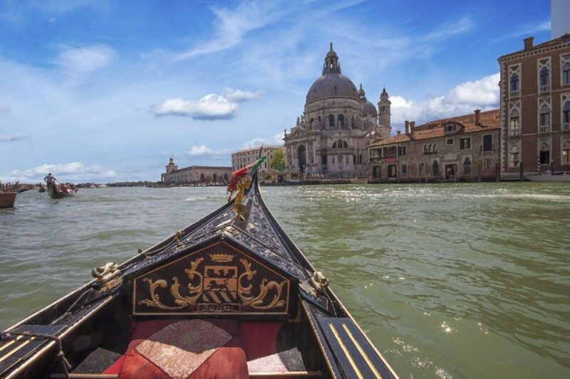 venice-walking-tour-gondola-ride