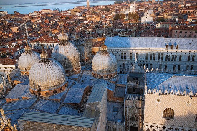 venice-walking-tour-plus-skip-the-lines-doges-palace-and-st-marks-basilica-tours