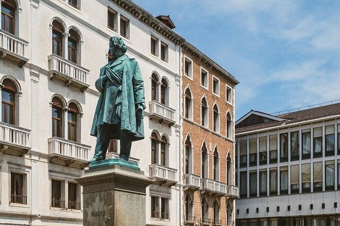 venice-walking-tour-with-gondola-ride-experience