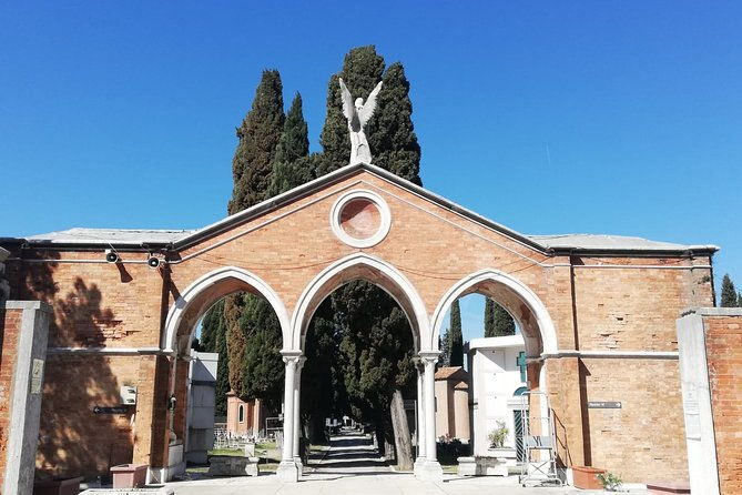 venices-cemetery-on-san-michele-island-tour