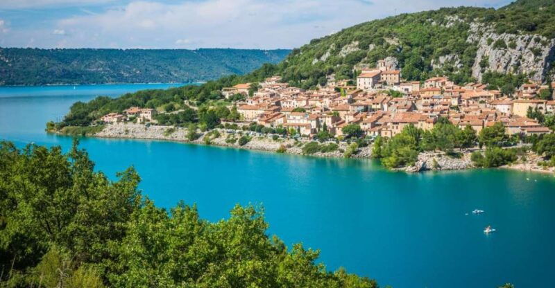 verdon-gorge-the-grand-canyon-of-europe-lake-and-lavender-2