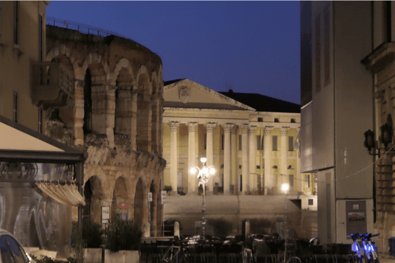 verona-awakens-early-morning-walking-tour