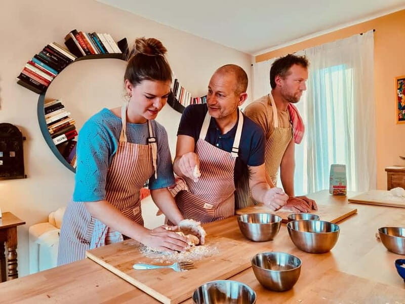 Verona Center: Pasta Class with Dinner & Wine in Local Home - Key Points