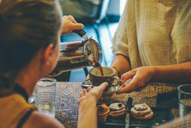 Verona: Culinary Tour With Amarone Wine Tasting - The Guide and Customer Experiences