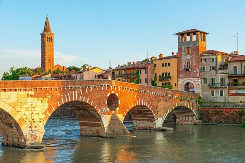 verona-in-the-footsteps-of-the-romeo-juliet-with-a-local