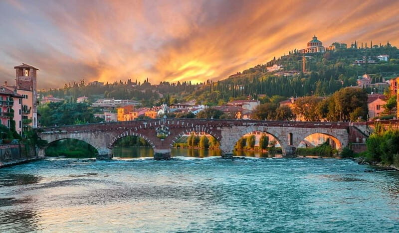 Verona: Romeo and Juliet Guided Walking Tour - Key Points