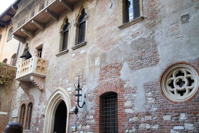 verona-street-food-walking-tour-near-the-historical-center