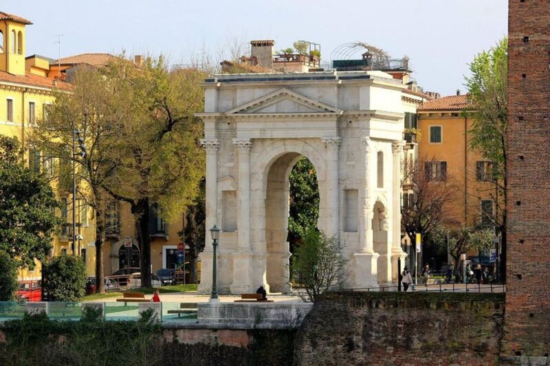 verona-walking-tour-access-to-the-arena
