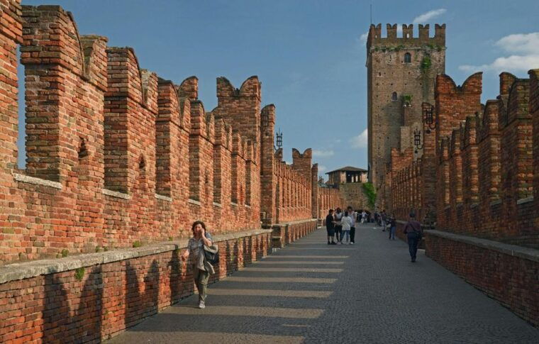 verona-walking-tour-access-to-the-arena