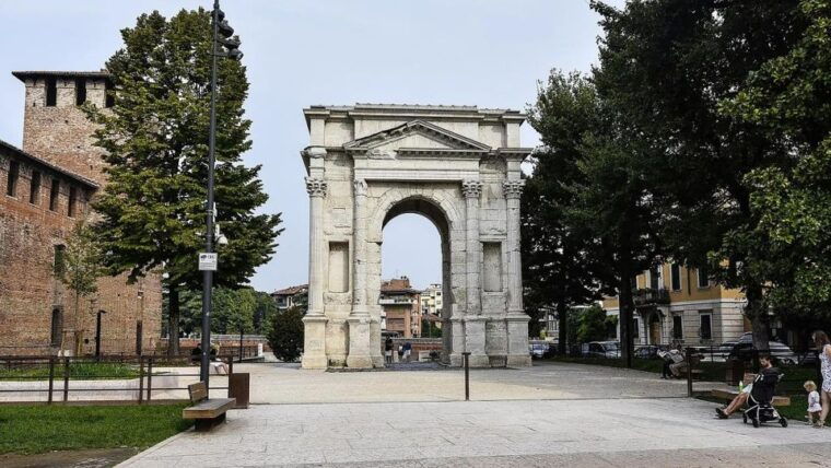 verona-walking-tour-access-to-the-arena