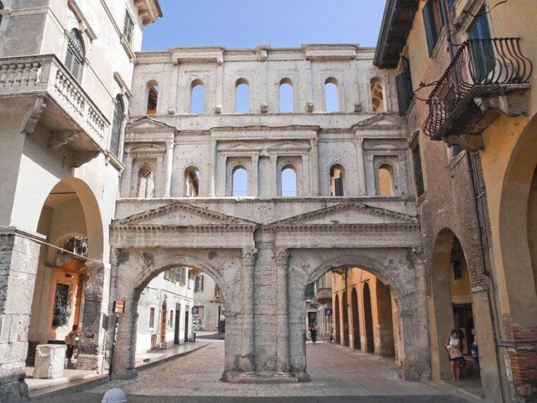 verona-walking-tour-access-to-the-arena