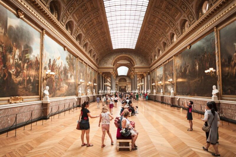 versailles-bike-tour-with-palace-queen-farm-entrance