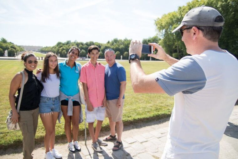 versailles-bike-tour-with-palace-queen-farm-entrance