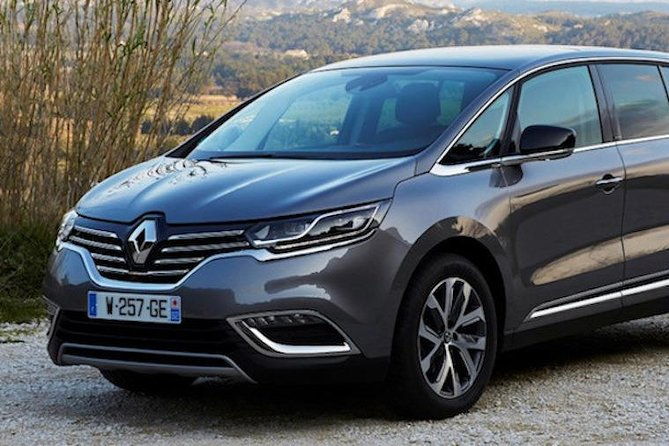 versailles-castle-private-guided-day-tour-from-paris-van-guide