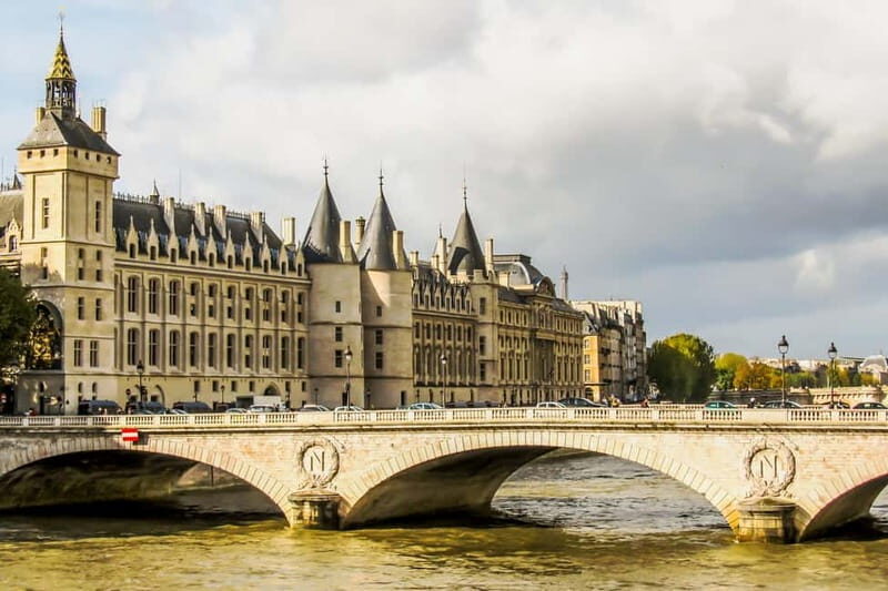 Versailles Electric Bike Rentals - Discovering Versailles on Two Wheels