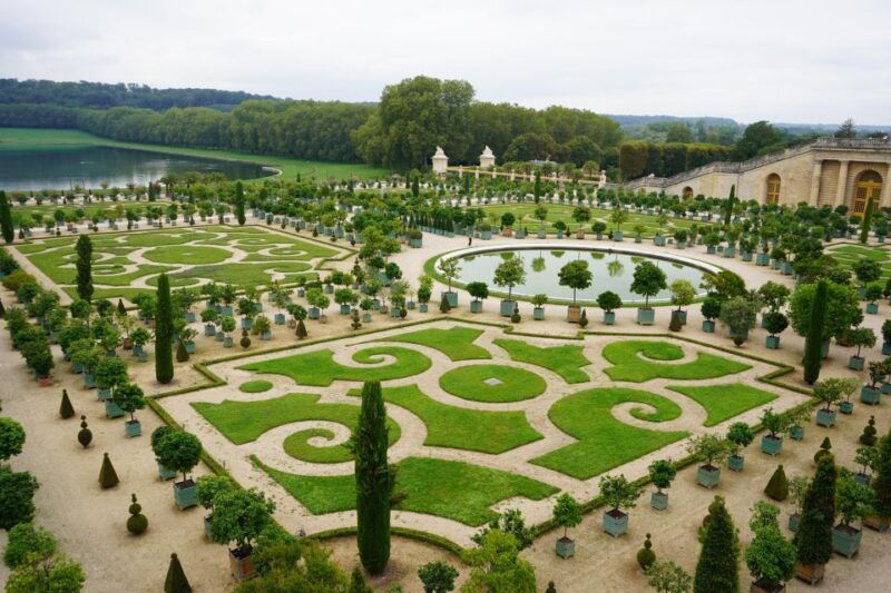 versailles-palace-and-giverny-private-guided-tour-from-paris-2