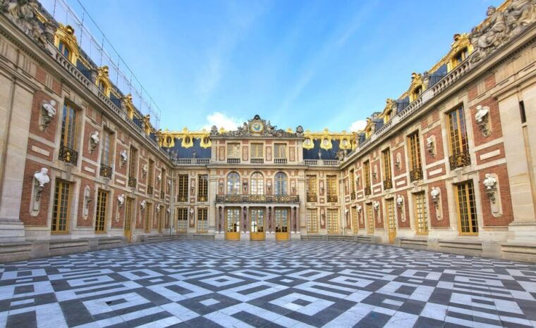 versailles-palace-and-giverny-private-guided-tour-from-paris-2