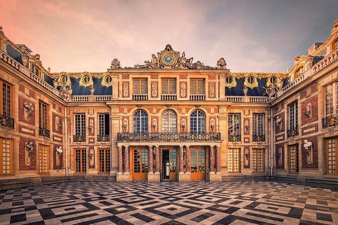 versailles-palace-and-trianon-guided-day-tour-from-paris