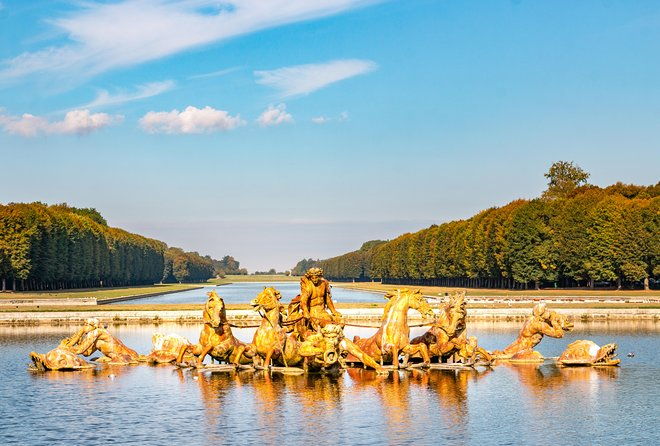 versailles-palace-and-trianon-guided-day-tour-from-paris