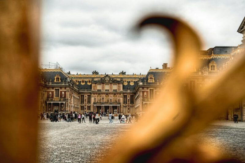 versailles-palace-guided-experience-and-gardens-entry-12-ppl