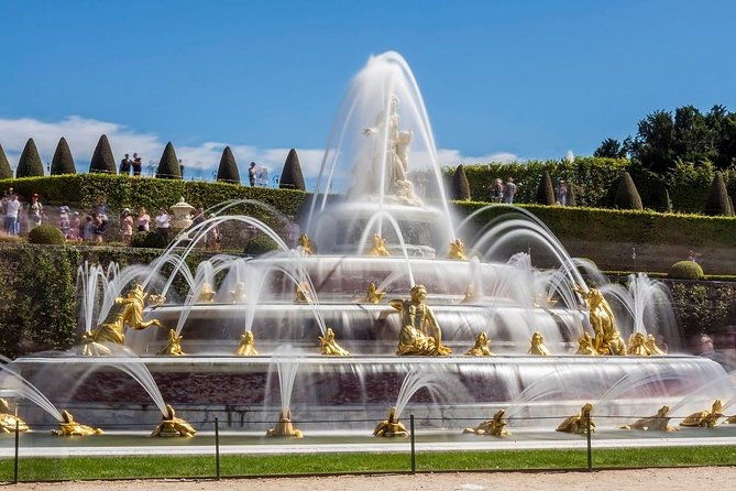 versailles-palace-guided-tour-with-gardens-trianons-the-hamlet