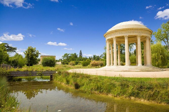 Versailles Palace & Marie-Antoinette's Estate Private Guided Tour with Lunch - Key Points