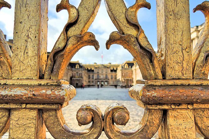 Versailles Palace Private Half Day Guided Tour including Hotel Pickup from Paris - FAQs