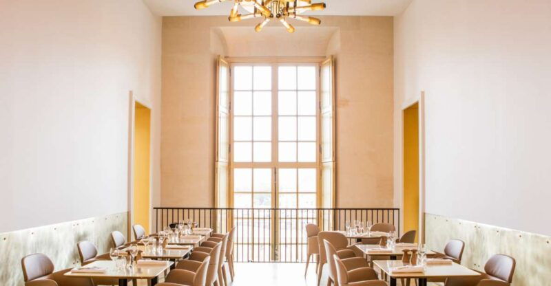 versailles-palace-skip-the-line-entrance-and-breakfast