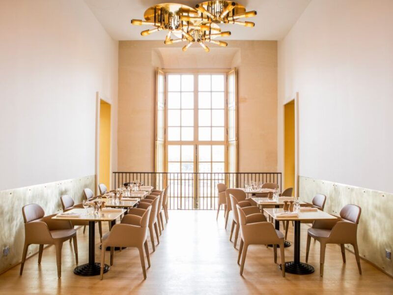 versailles-palace-skip-the-line-entrance-and-breakfast