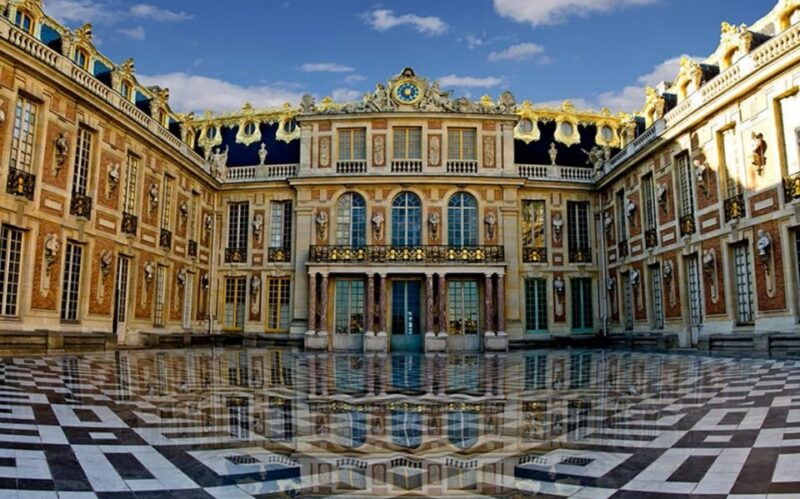 versailles-private-family-tour-of-palace-reserved-entry