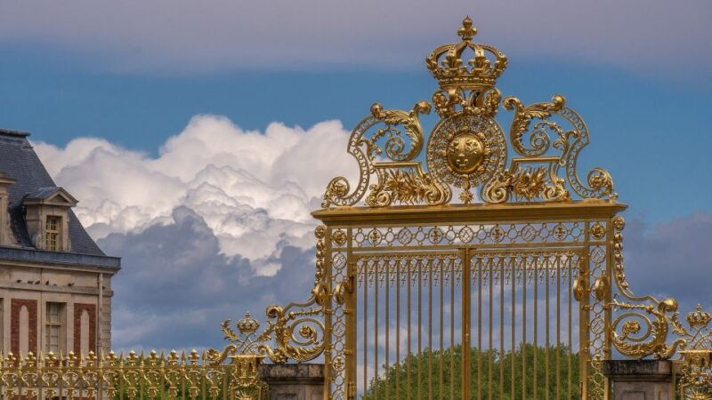 versailles-private-tour-of-the-palace-with-reserved-entry