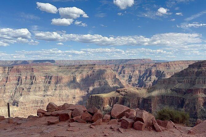 vertigo-from-infinity-in-the-heart-of-the-desert-grand-canyon-skywalk