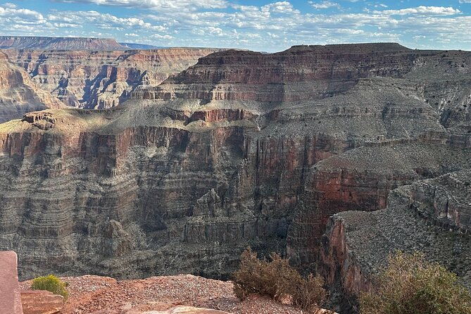 vertigo-from-infinity-in-the-heart-of-the-desert-grand-canyon-skywalk