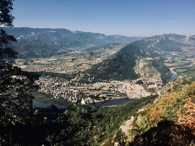 Vertigo hike: the Trou de l'Argent cave from Sisteron - The Ridge and the Summit