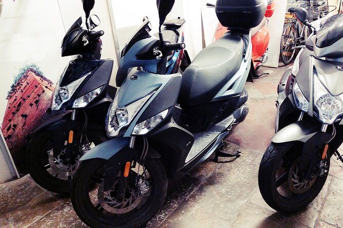 vespa-and-scooter-rental-in-lucca