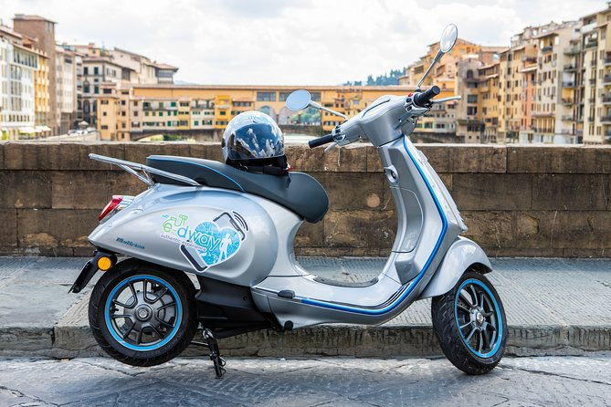 vespa-elettrica-70-125-rental-for-the-full-day-in-florence