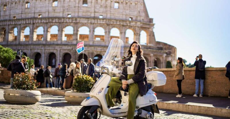vespa-scooter-tour-in-rome-with-pro-photographer