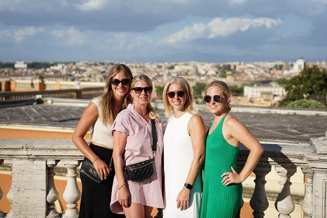 vespa-scooter-tour-in-rome-with-professional-photographer