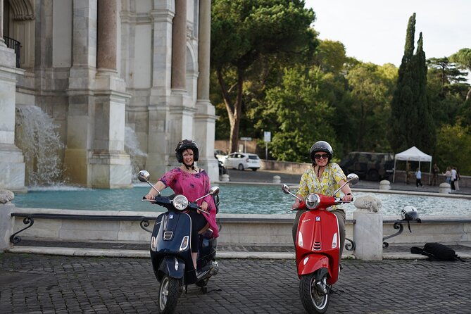 vespa-scooter-tour-with-professional-photography-2