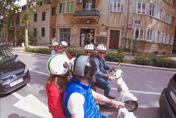 vespa-sightseeing-tour-rental-meet-split-on-two-wheels