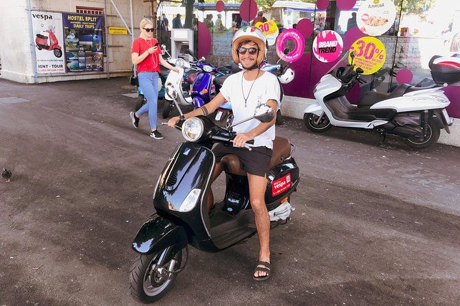 vespa-sightseeing-tour-rental-meet-split-on-two-wheels